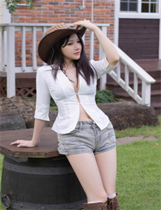 草莓榴莲向日葵18岁注意免费,真实国产乱子伦视频对白